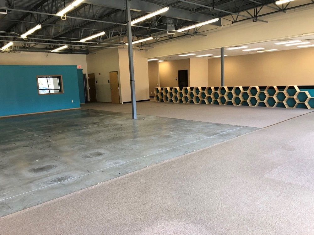 Hillrise Shopping Center: 2929 N 204th Street, Elkhorn, NE 68022